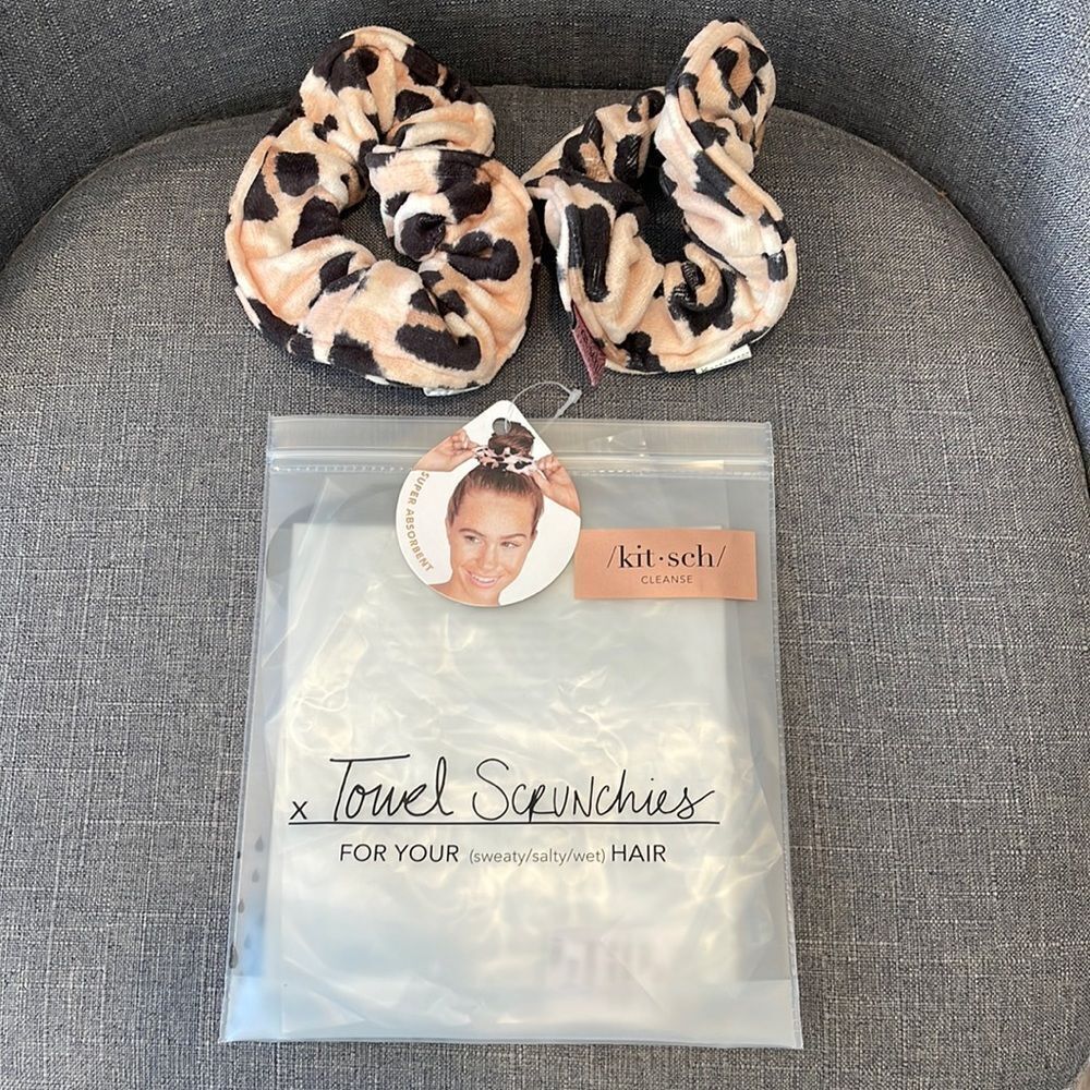 KITSCH 2 piece leopard Scrunchies